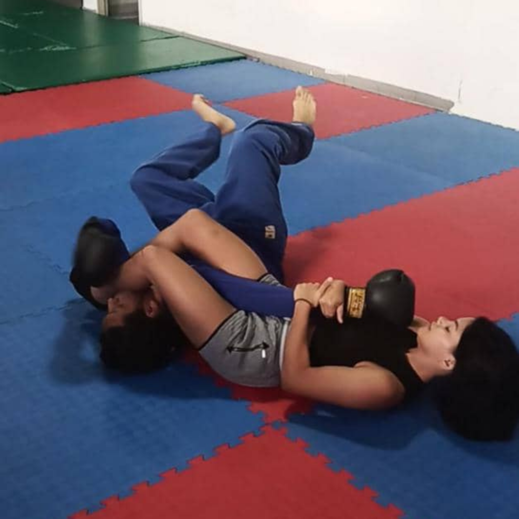 Defensa personal femenina